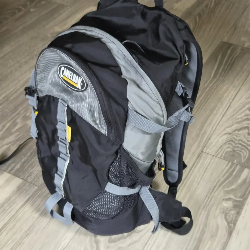 CamelBak Trailblazer Hydration Backpack Reservoir Hiking Biking Outdoor Pack